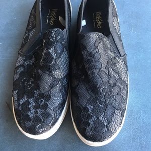 NWOT Massimo lace slip ons